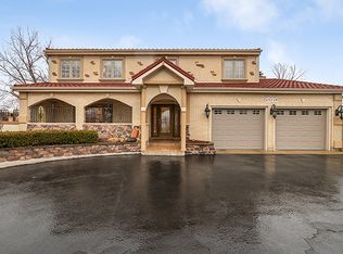 4N245 6th Ave, Addison, IL 60101