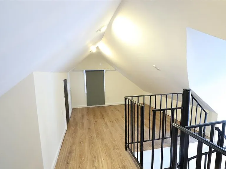29 Cleveland Pl — Photo 1