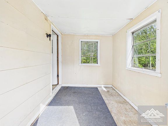 3rd image of 2886 Rock Rd