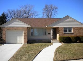 2734 Lakeshore Dr, Sheboygan, WI 53081