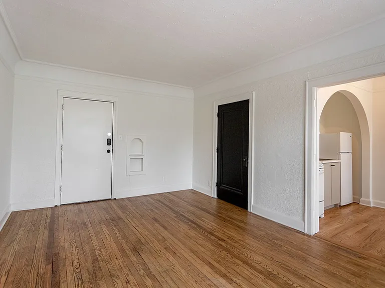Glynn Court Apartments — Photo 9