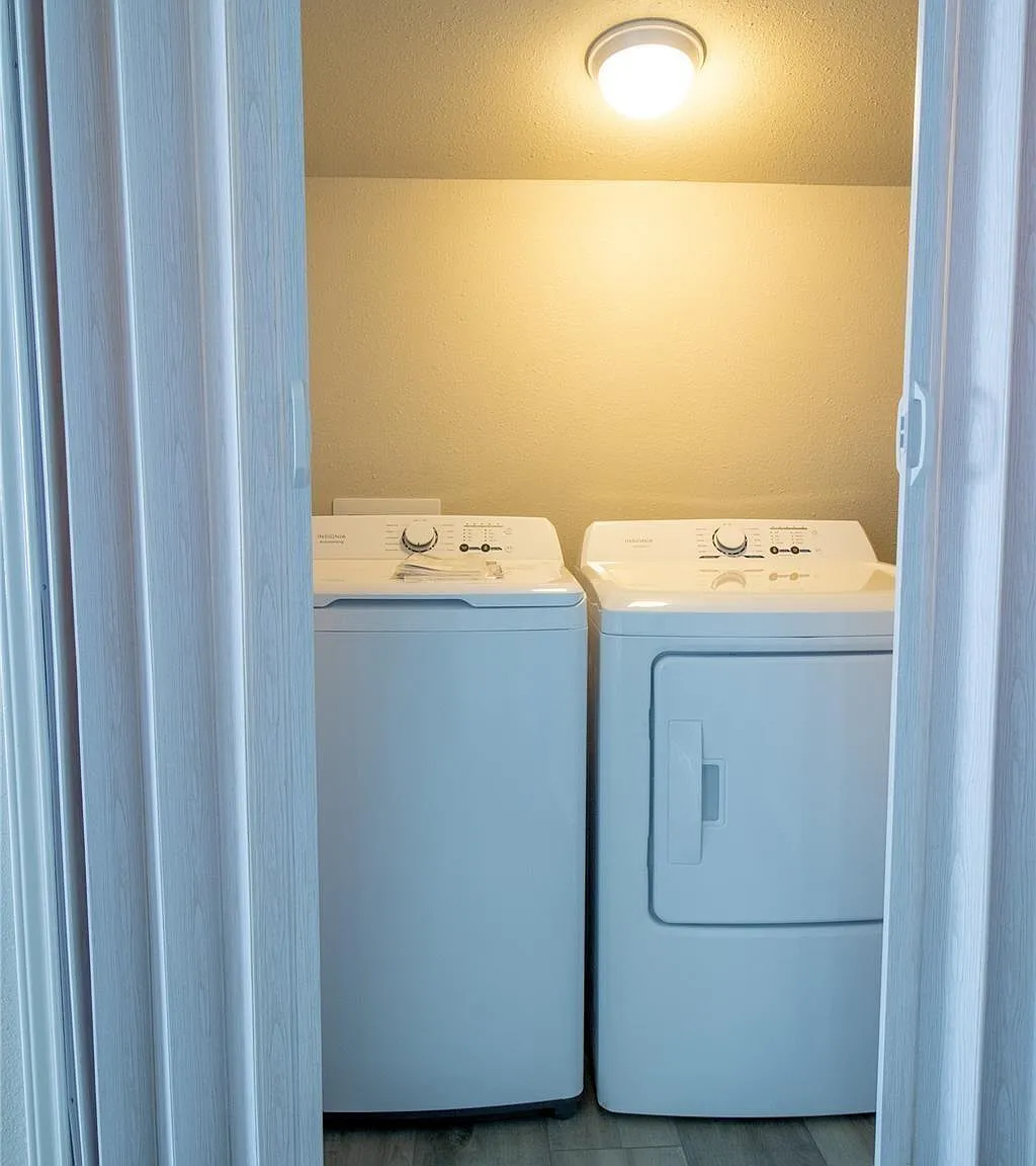 3 bed, 1.0 bath, 1164 sqft, $1,450 — Photo 4
