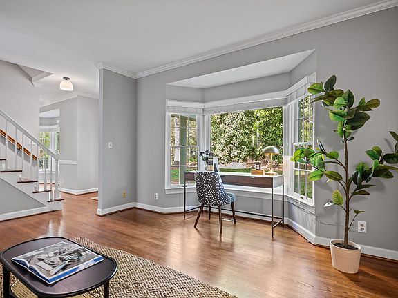 5th image of 8728 Drew Ln