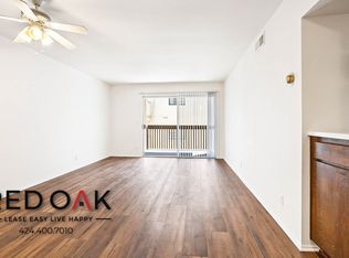 215 S Madison Ave APT 210, Pasadena, CA 91101