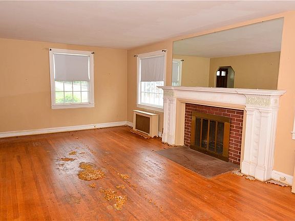 3rd image of 690 Fruit Hill Ave
