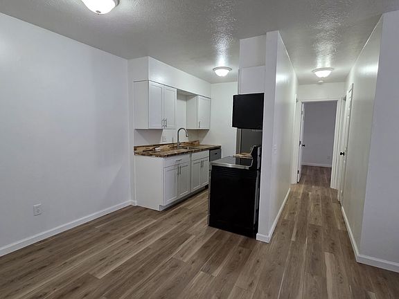 4th image of 432 E Washington St APT 9