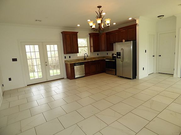 2nd image of 1003 Parklane Dr
