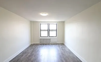 41-40 Denman Street, #1R