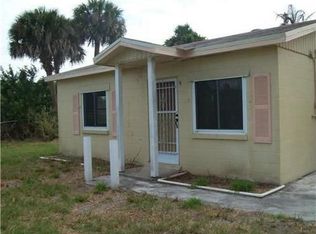 2001 N 52nd St, Fort Pierce, FL 34947