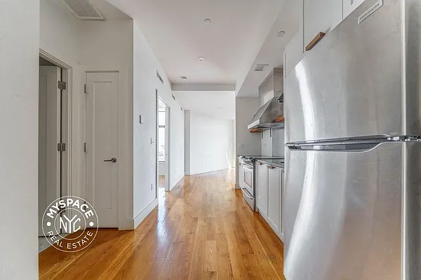 Rented by MySpaceNYC | media 25