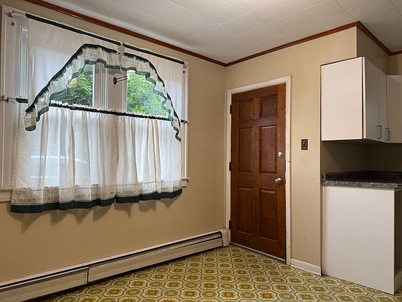 5th image of 174 Washington Ave