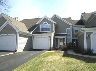 609 Kingsbridge Dr, Carol Stream, IL 60188