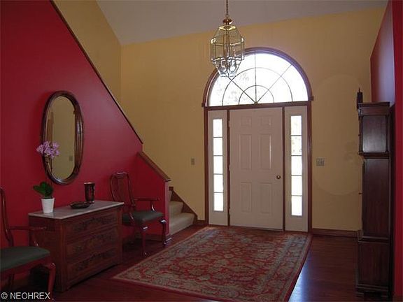 3rd image of 305 Whitetail Dr