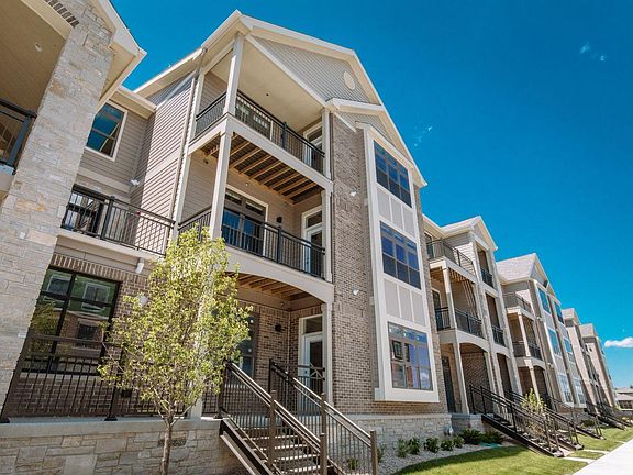 2nd image of 11127 N Industrial Dr #121