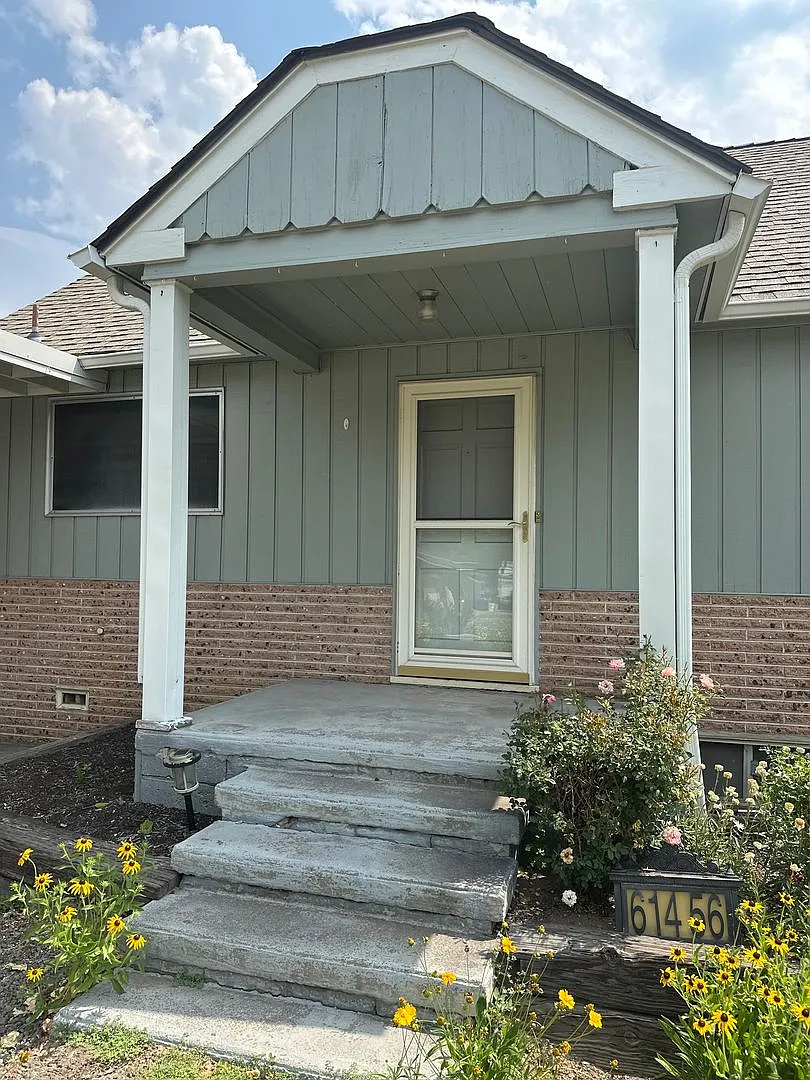 Charming South Bend Home full of Character! RV Parking! — Photo 4