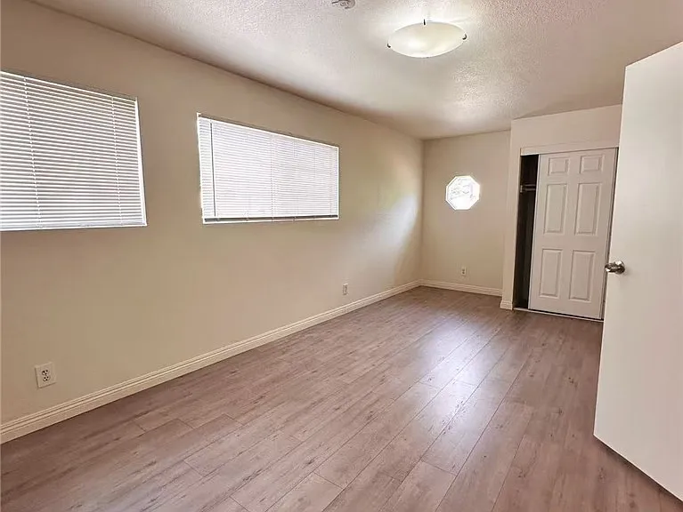 402 Bregante Dr — Photo 8