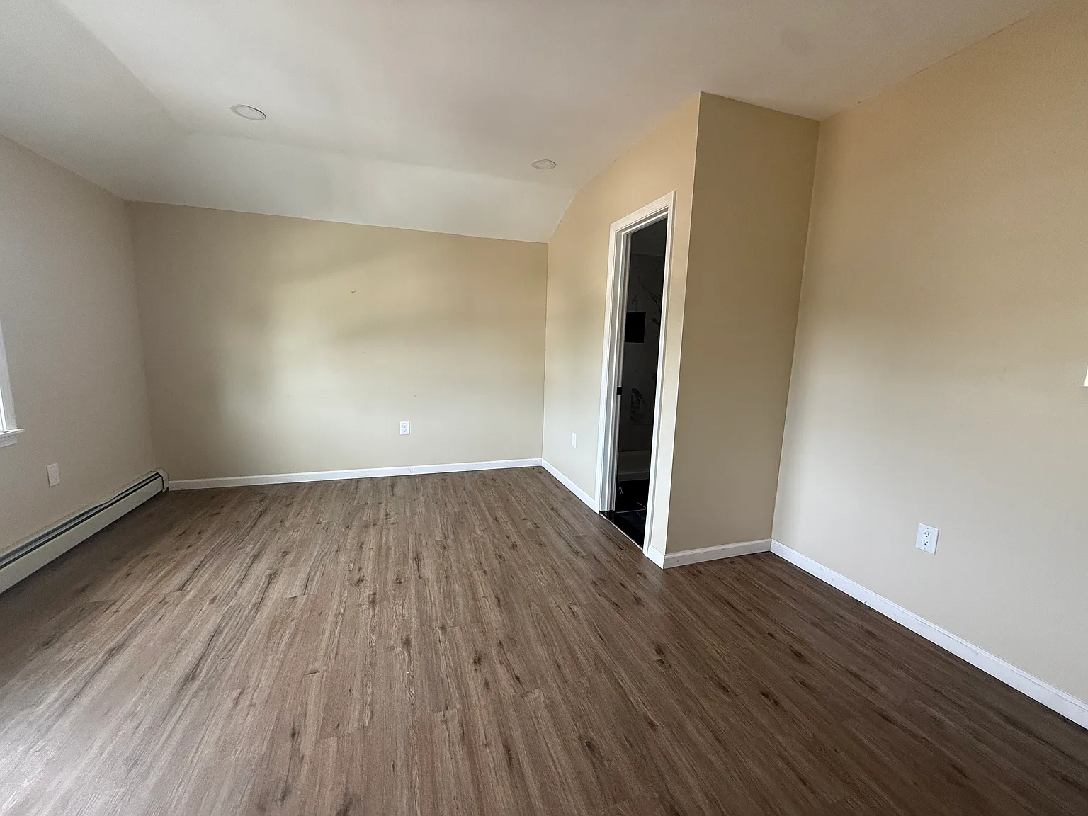 3 bed, $3,999 — Photo 4