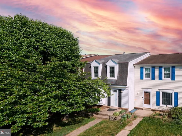 14329 Watery Mountain Ct, Centreville, VA 20120