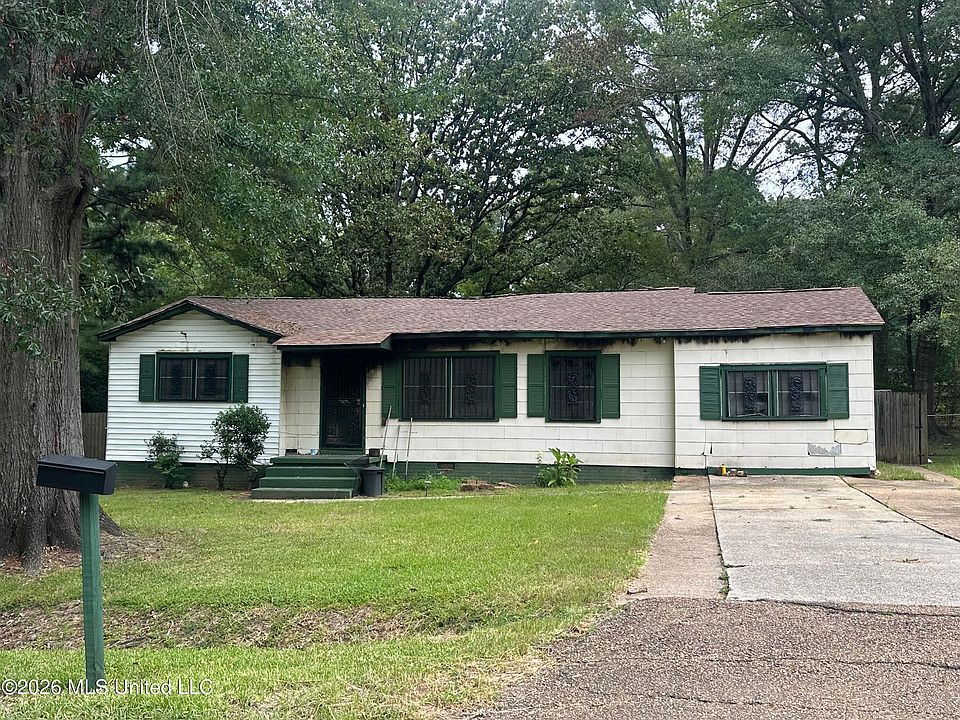 1st image of 146 Windsor Dr