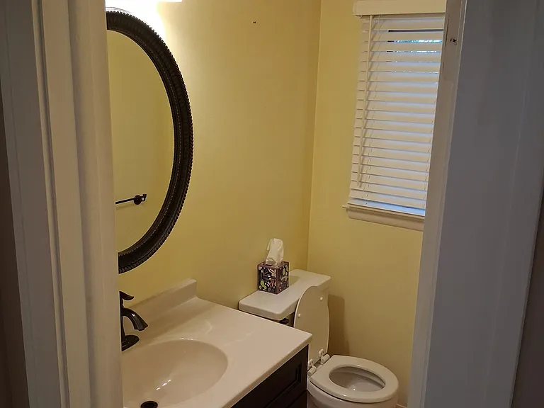 210 Elm St — Photo 15