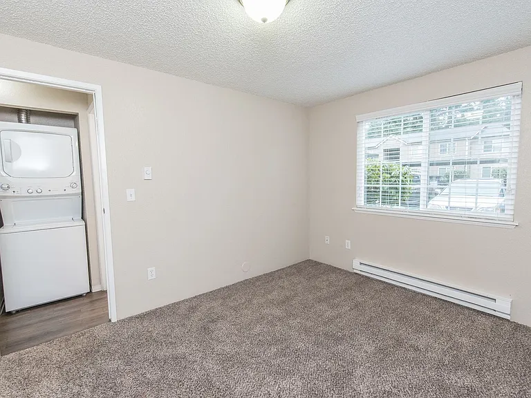 Park East & West Apartments — Photo 10
