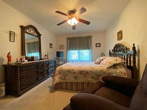 5th image of 1512 Green Tree Dr