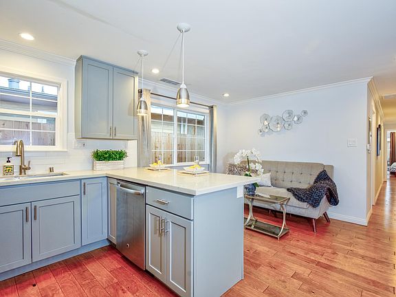 4th image of 740A Hamilton Ave