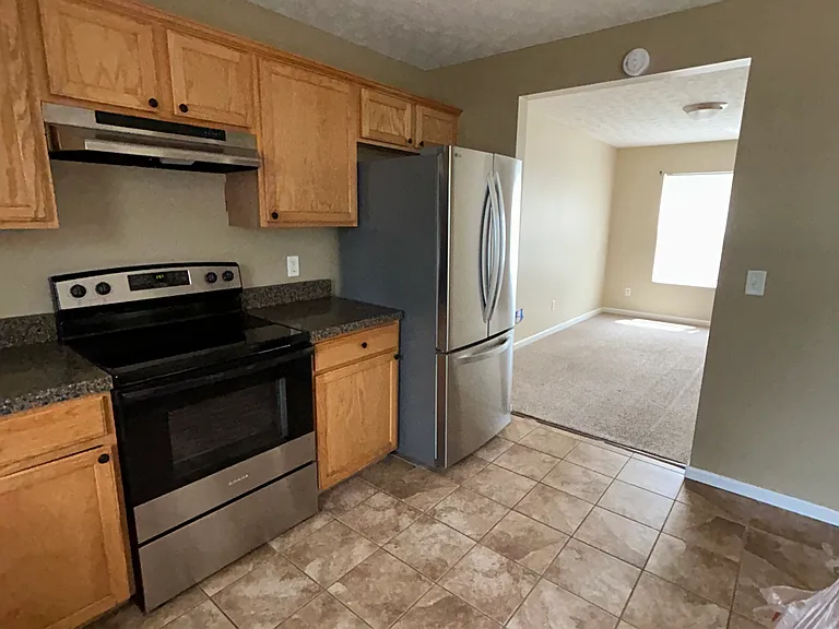 1040 Gleason Dr — Photo 3