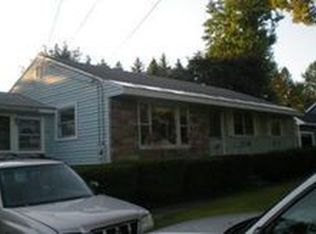 11 Indian Acres Dr, Hinsdale, NH 03451