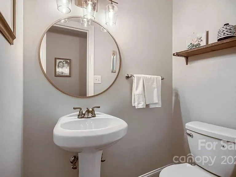 2336 Kenmore Ave #G — Photo 7