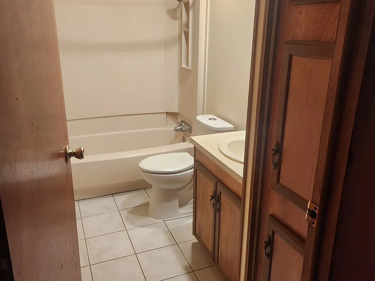 18954 River Woods Dr — Photo 9