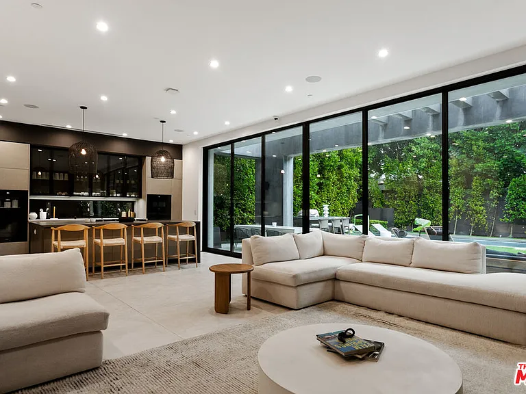 356 N La Jolla Ave — Photo 8