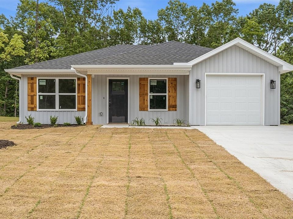 1st image of 15 Berwick Ln
