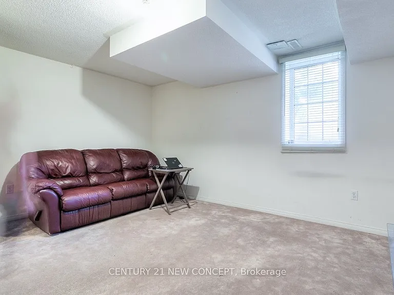 735 Sheppard Ave #33 — Photo 23