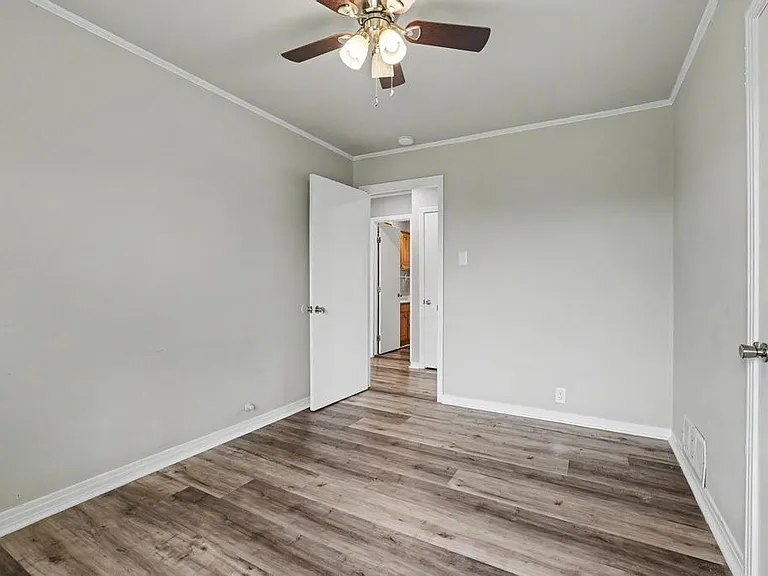 2407 N Shannon St — Photo 8