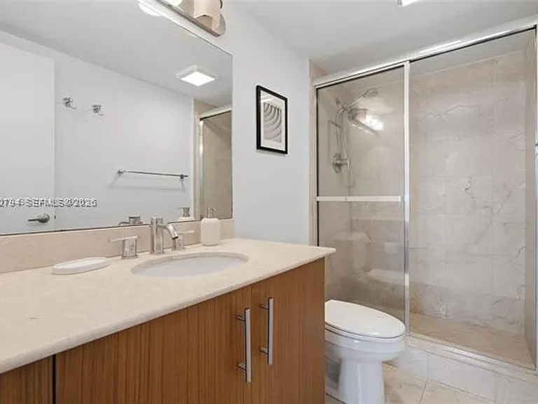 10275 Collins Avenue Cu #718 — Photo 21