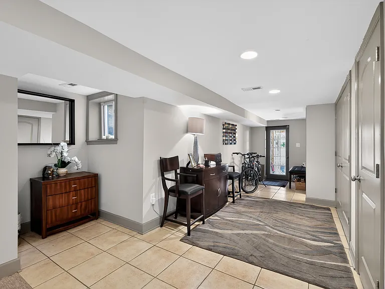 928 Ingraham St NW — Photo 18