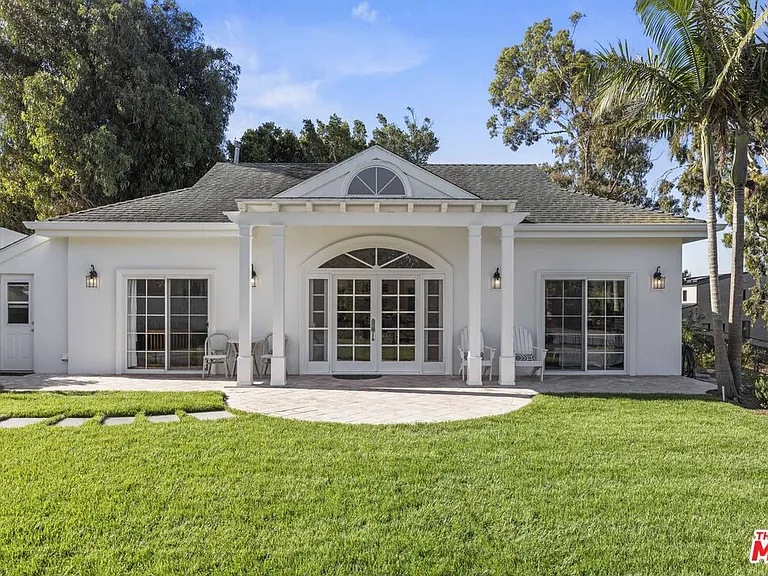 6671 Dume Dr — Photo 44