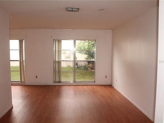 3rd image of 6405 Brook Hollow Ct