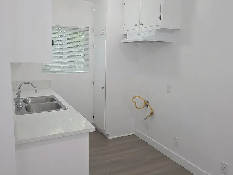 3868 S Centinela Ave #8 — Photo 3