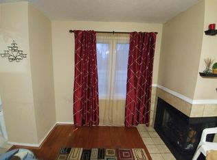 1560 Hunt Dr APT E, Normal, IL 61761