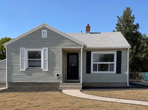 275 N Lakeview Dr, Clearfield, UT 84015