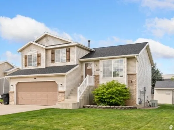 2029 N 1720 W, Clinton, UT 84015