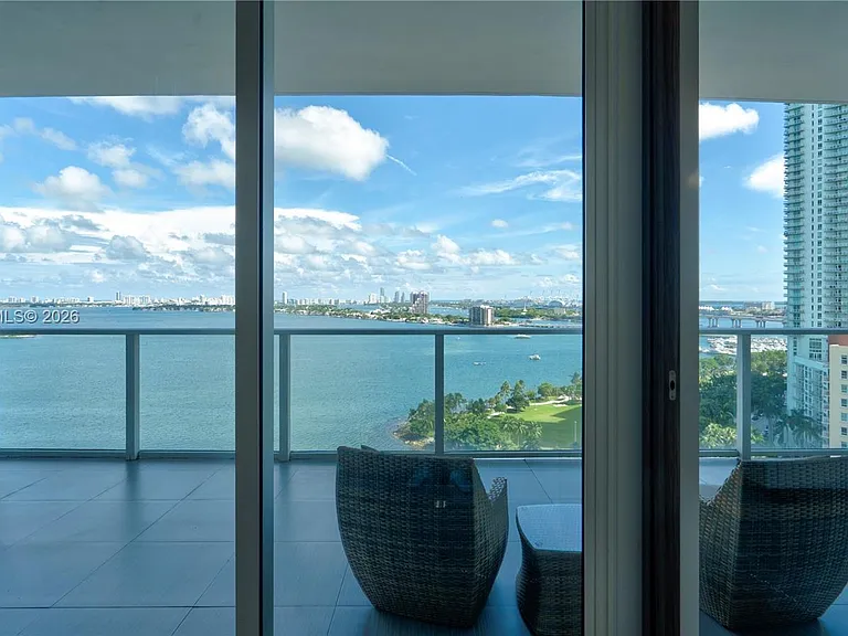 2020 N Bayshore Dr #1905 — Photo 29
