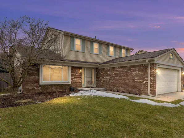 17856 River Hill Dr, Macomb, MI 48044