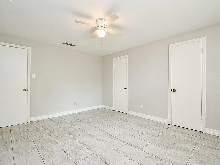 5811 Greencraig Dr — Photo 23