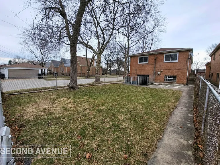 10032 S Eggleston Ave — Photo 9