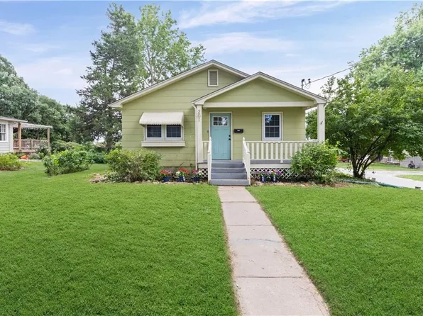 201 E Hurt St, Liberty, MO 64068