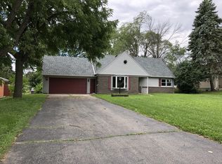 5407 W Calumet Rd, Milwaukee, WI 53223