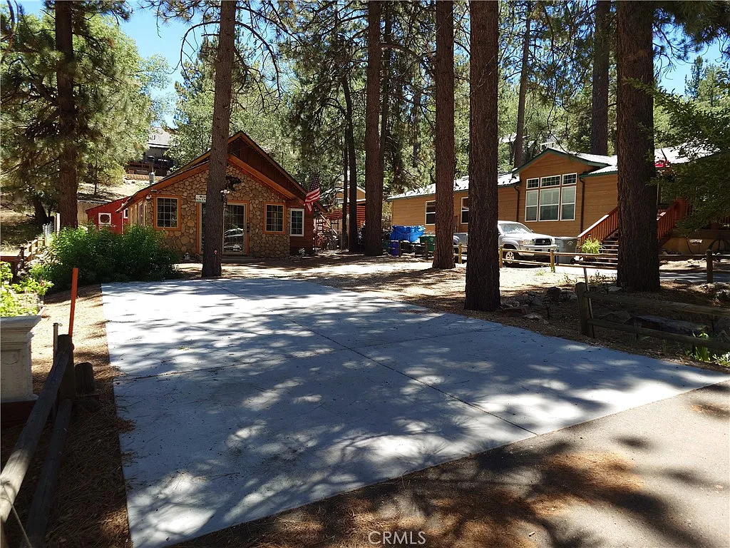 2 bed, 920 sqft, $2,250 — Photo 3